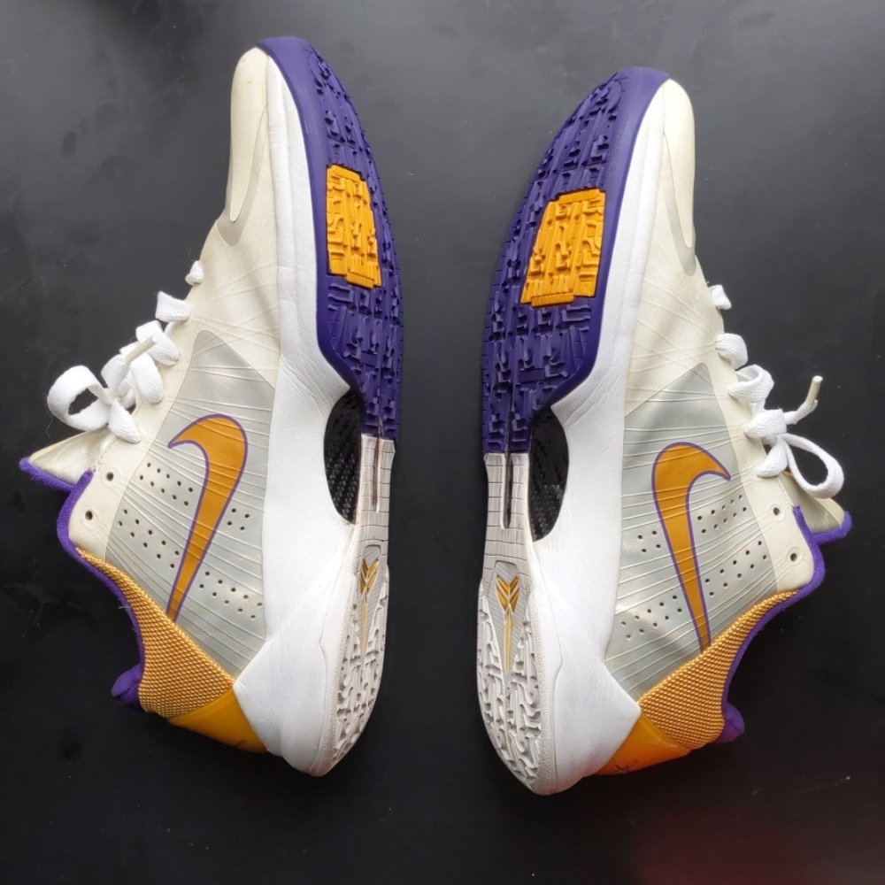Nike Kobe V
